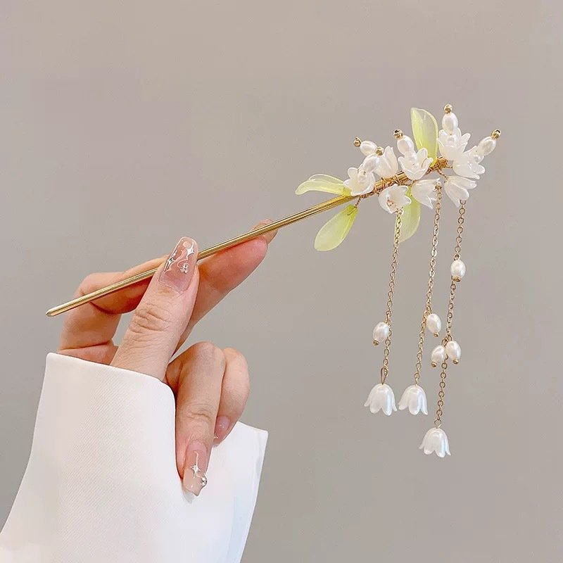 Blue celestial hairpin with ethereal charm for inner balance.