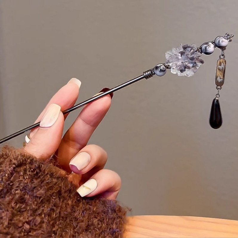 Blue Ethereal Cloud Ink hairpin with flowing charm design.
